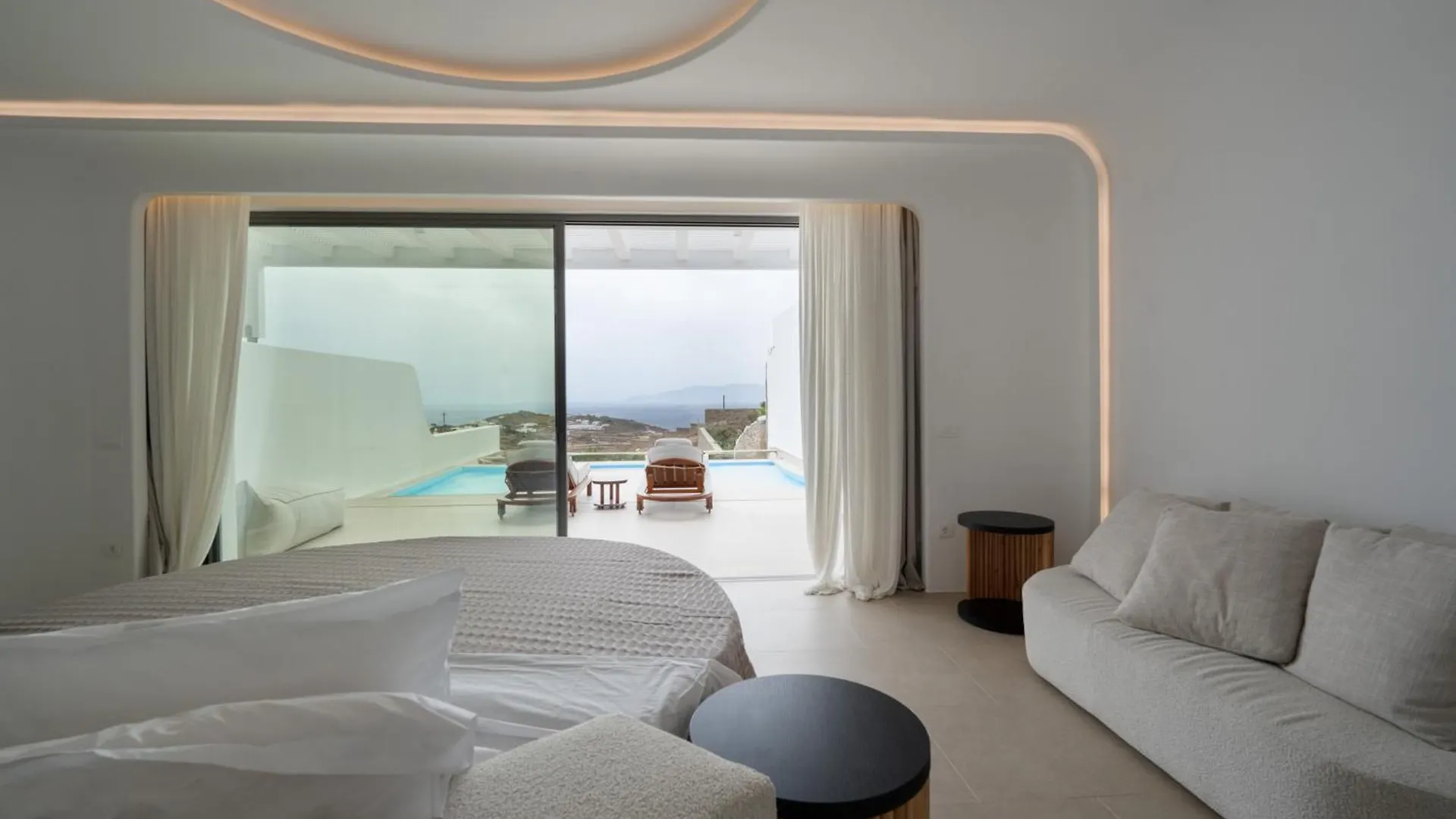 Отель Muse Of Mykonos Luxury Suites Mykonos Town
